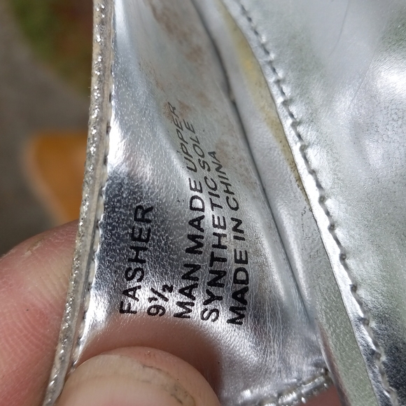 Bin 19. Rampage heels - Picture 6 of 6